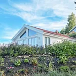 Feriehus 3 Bedroom Cozy In
