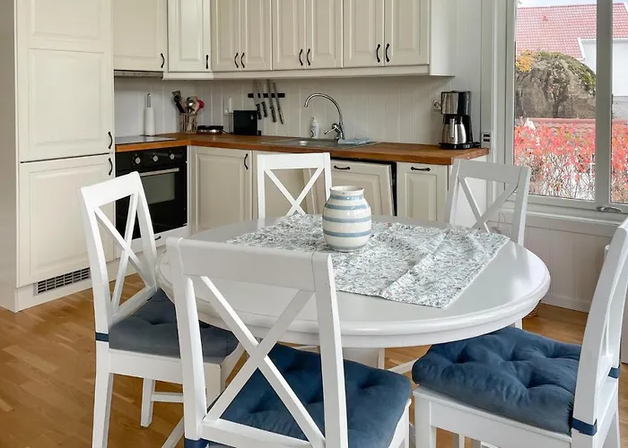 3 Bedroom Cozy In * Tvedestrand