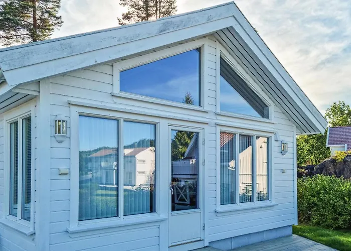 3 Bedroom Cozy In بيت للعطل تيفيديستراند